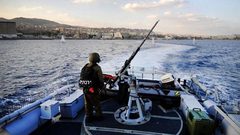الاحتلال يواصل استهداف الصيادين في بحر غزة