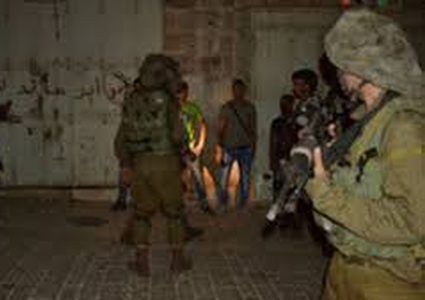 حملة اعتقالات ومداهمات بالضفة