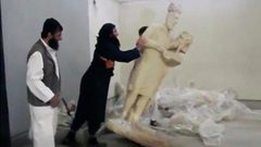 القوات العراقية تقبض على "داعشي" حطم آثار متحف الموصل