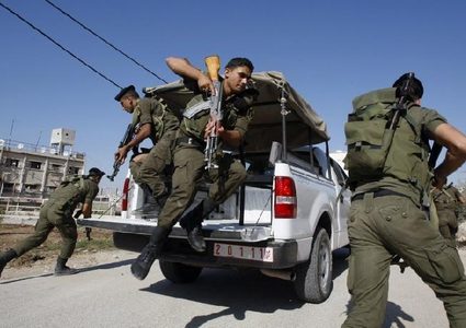 وقائي الخليل يحرر شابا من خاطفيه ويتحرز على اسطوانات غاز تالفة