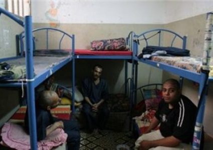 وسط حالة من التوتر.. اغلاق 3 أقسام في سجن "مجدو"