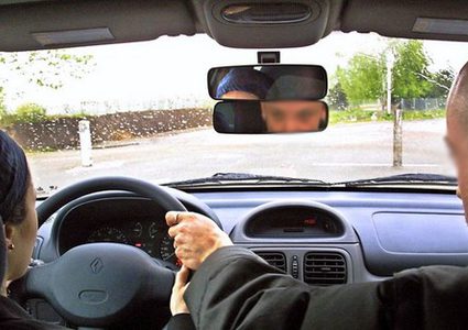 وزارة النقل: كاميرات مراقبة داخل مركبات فحص السياقة