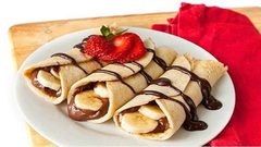 كريب النوتيلا والفراولة والموز