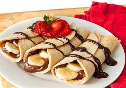 كريب النوتيلا والفراولة والموز