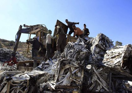 صحة وبيئة الخليل تطلق حملة لتوعية المواطنين بالتعامل مع النفايات