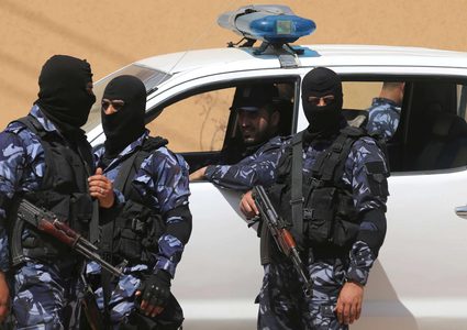 البزم: انتحاريان فجرا نفسيهما بحاجزي الشرطة الليلة الماضية في غزة