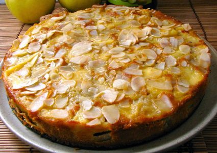 كيك اللوز والتفاح الشهي