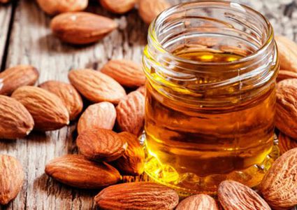 اللوز المر للبشرة .. تفتيح طبيعي