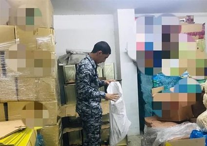 ايقاف معمل حلويات عن العمل بالخليل