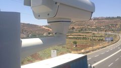 الاحتلال ينصب كاميرات مراقبة غرب بيت لحم