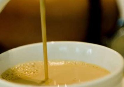 الحليب والشاي لحرق الدهون