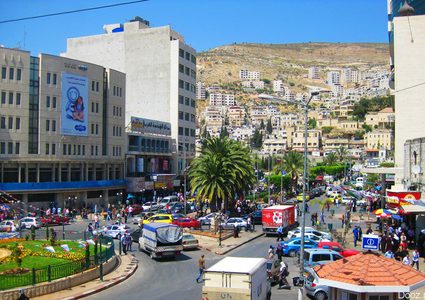 مجهولون يسلبون تاجر 120 الف شيقل في نابلس