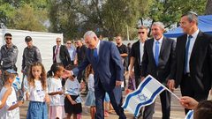 نتنياهو: سنفرض السيادة الاسرائيلية على الضفة والمستوطنات باقية