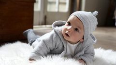 ملابس الطفل تؤثر على حركته ونشاطه