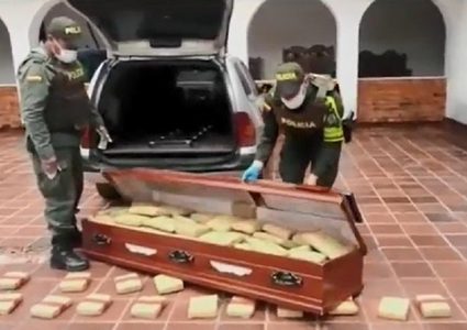 تهريب المخدرات في توابيت الموتى