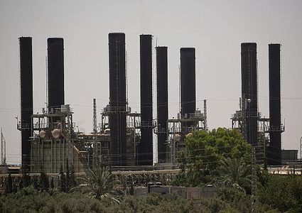 قطر تقلص الوقود المرسل إلى غزة الى النصف