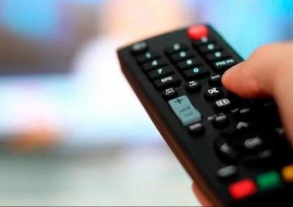 قتلت والدها الثمانيني بـ"الريموت كنترول"