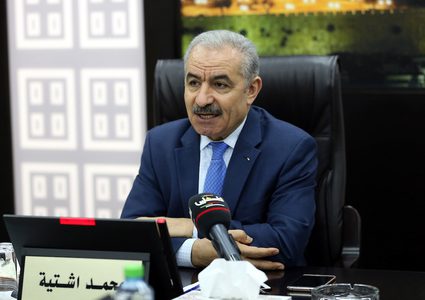 رئيس الوزراء يعلن انطلاق بدء العمل بالعنقود الزراعي في قلقيلية