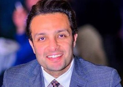 الفنان المصري وائل عبد العزيز يعلن خطوبته