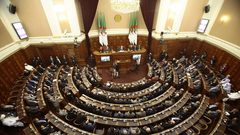 الجزائر.. رفع الحصانة عن نواب وبرلمانيين