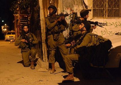 الاحتلال يعتقل مواطنين من العيسوية وسلوان بالقدس المحتلة