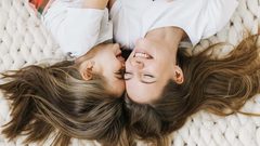 عادات لا تترددي في نقلها لطفلك