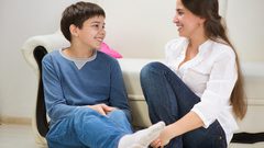 إظهار الحب لابنك المراهق