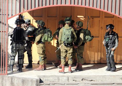 إجراءات عسكرية مشددة يفرضها الاحتلال قبيل اقتحام نتنياهو للخليل