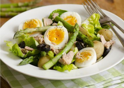 سلطة التونة بالهليون