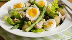 سلطة التونة بالهليون