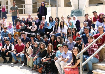 مخيم زاجل الشبابي: متطوعون وخبرات من العالم