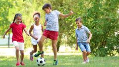 عدم السماح لأطفالكم للعب في التراب يصيبهم بهذا المرض