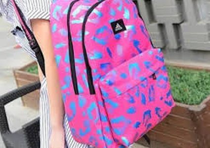 الوزن المناسب لحقيبة طفلك