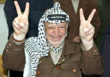 كاتب إسرائيلي يكشف عرفات كان ينوي تدمير إسرائيل بعد أوسلو