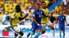 شاهد.. تعادل المنتخب البرازيلي مع نظيره الكولومبي بهدفين لمثلهما