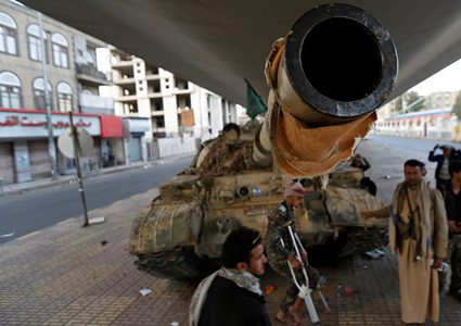 "أنصار الله" تعلن قصفها تجمعات عسكرية غربي السعودية