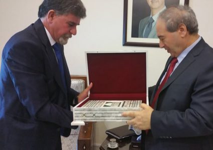 عبد الهادي يبحث مع فيصل المقداد تطورات الأوضاع في المنطقة