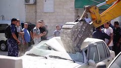 اتلاف 42 مركبة غير قانونية في بلدة روجيب قضاء بنابلس