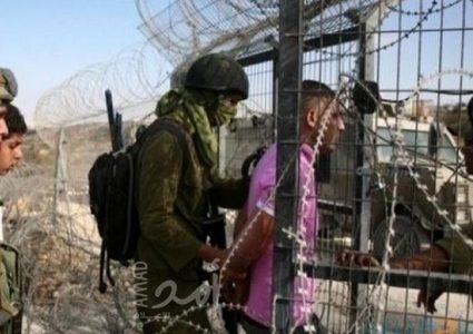 قوات الاحتلال تعتقل فتيين بالقرب من غزة