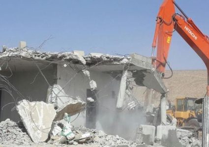 الاحتلال يهدم غرفة زراعية في بلدة ترقوميا غرب الخليل