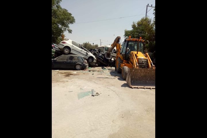 الشرطة تتلف 40 مركبة وتقبض على 9 مطلوبين في الخليل