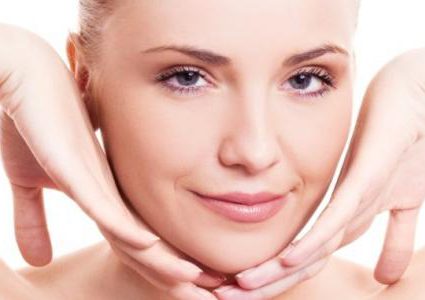 تصغير الوجه بالمكياج