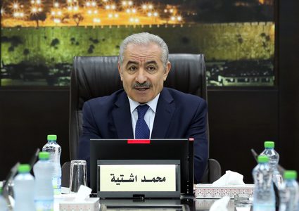 اشتية يحذر من إمكانية ضم الاحتلال أجزاء من الضفة الغربية