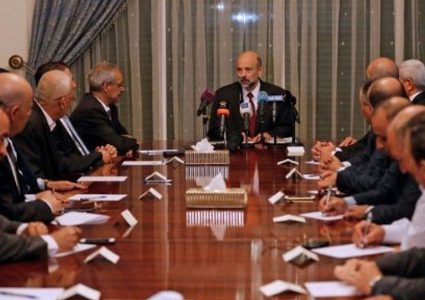 الأردن.. نقابة المعلمين ترد على الرزاز بشأن موقفه من الإضراب