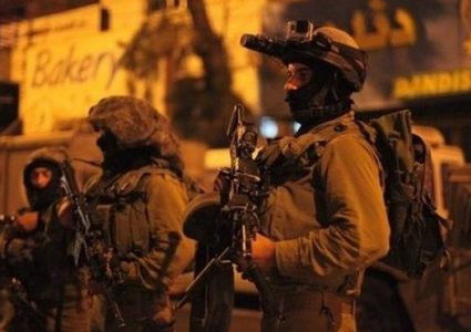 حملة اعتقالات ومداهمات في الضفة الغربية