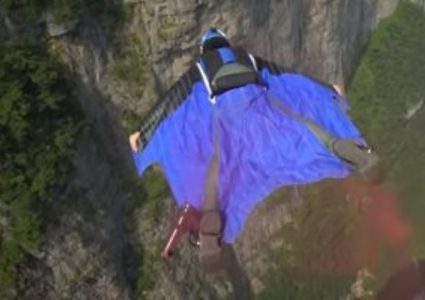 شاهد بطولة السترات الطائرة في الصين