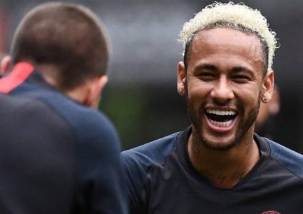 والد نيمار: نيمار يريد فقط مكان يشعر فيه بالسعادة