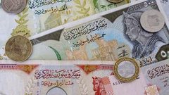 الليرة السورية تحقق ارتفاعًا بعد هبوطها