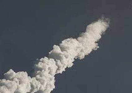 وزير إسرائيلي: إيران تقف خلف صاروخ الثلاثاء