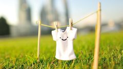 لإزالة البقع الصفراء عن الملابس البيضاء؟